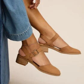Dam Jaclyn Heel