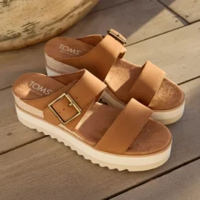 Diana-mulesandaler med spänne och kilklack för damer